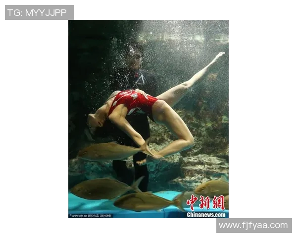 激情四溢的游泳争霸赛激战正酣,选手们奋勇争先力拼荣誉与梦想